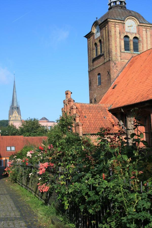 Zentrale Ferienwohnung „Treibholz“ Im Sonnenblumenhaus Flensburg Exterior photo